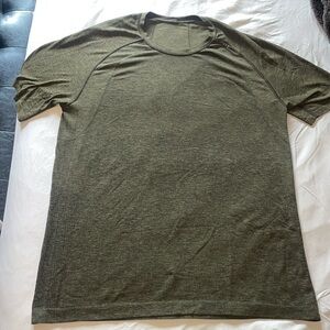 Lululemon Men's Metal Vent Tshirt